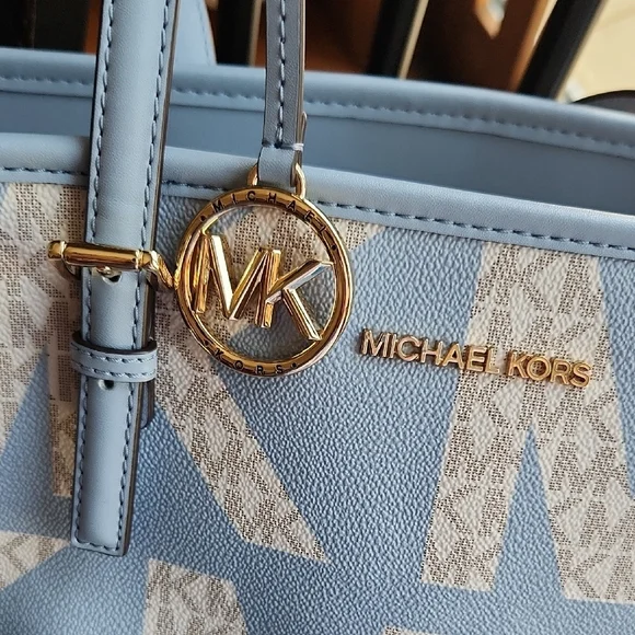 NWT Michael Kors Blue and Cream Signature JET SET Tote - Picture 3 of 11
